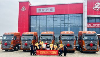 八年老客戶再度托付信賴!玉柴機電玉林公司交付一批乘龍H7復合型牽引車